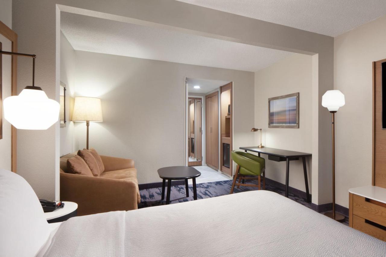 Fairfield Inn & Suites By Marriott Charleston Exterior photo